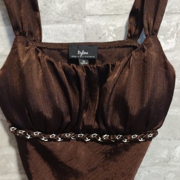 Brown Sleeveless Top - Picture 3 of 3